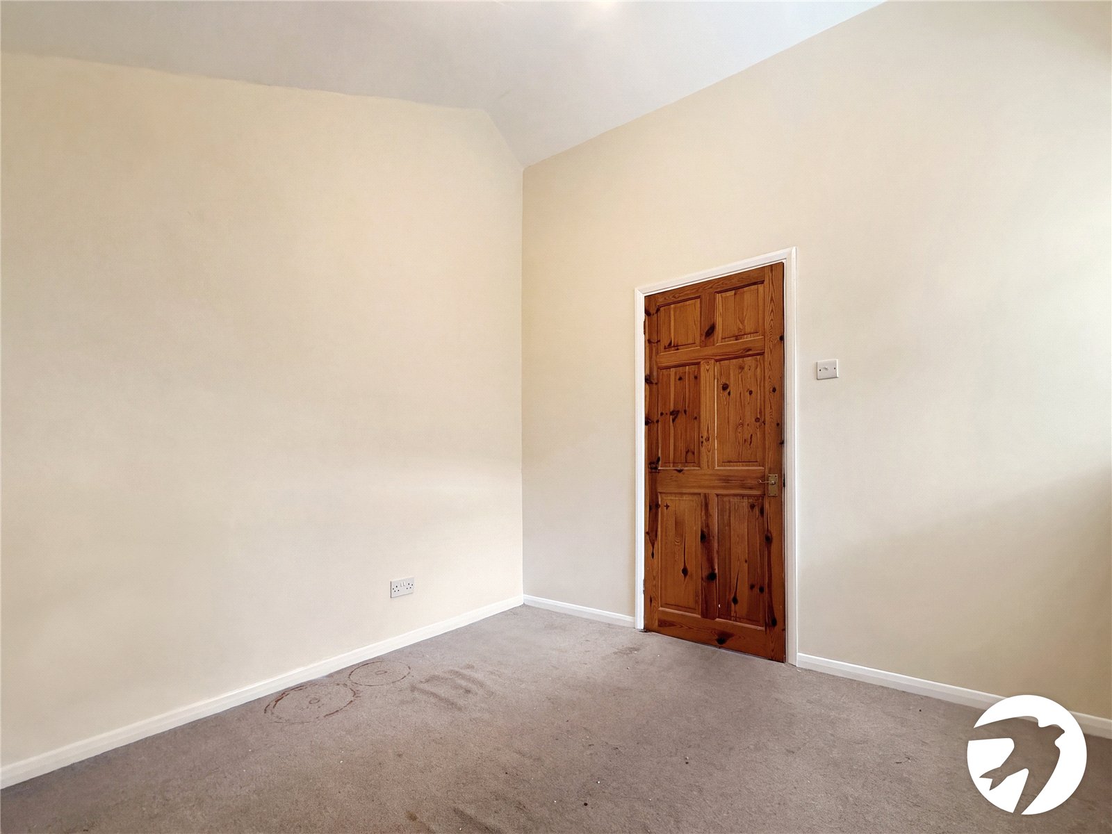 3 bedroom house to rent in Vicarage Road | Robinson Michael & Jackson