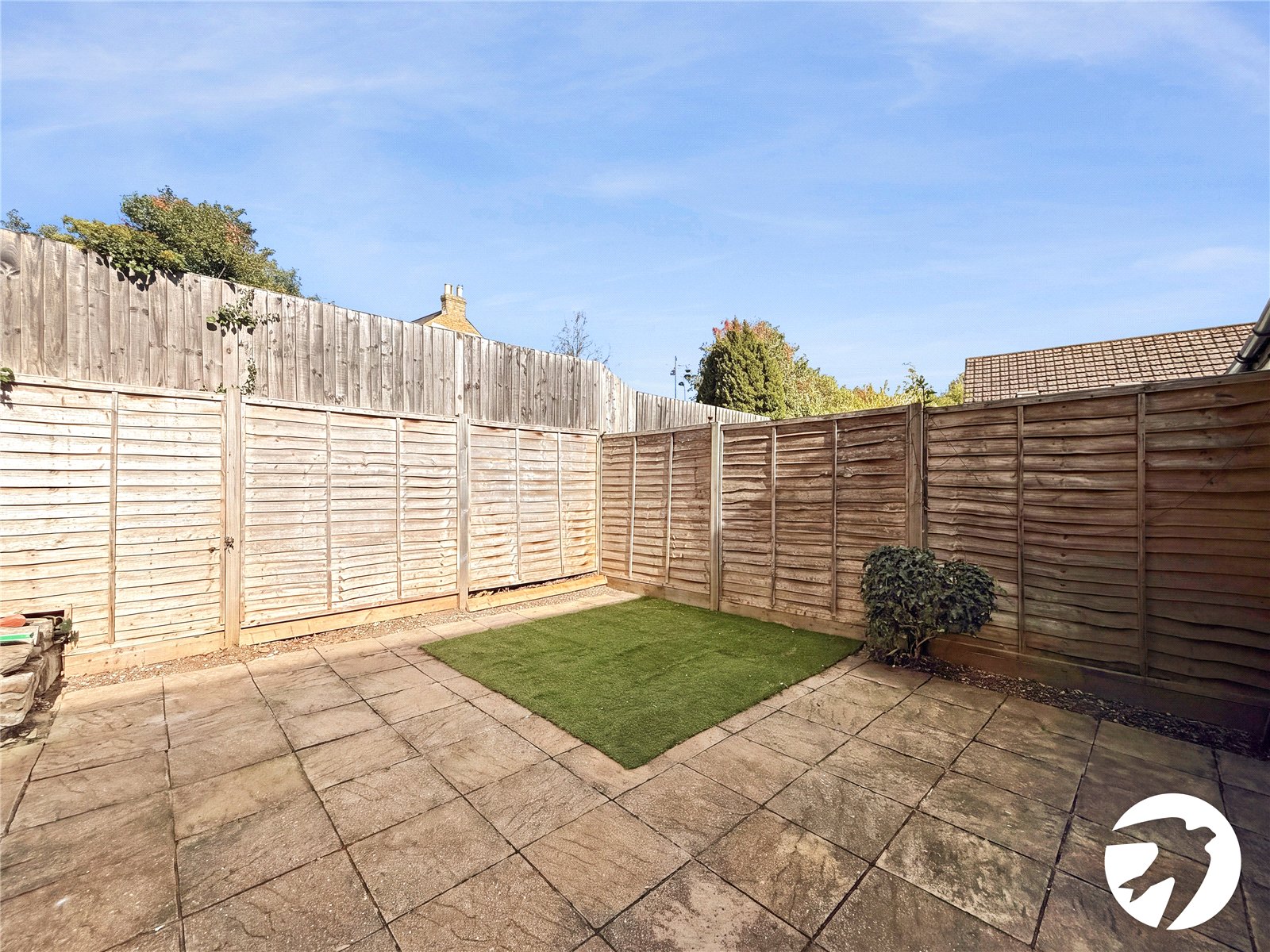 3 bedroom house to rent in Vicarage Road | Robinson Michael & Jackson