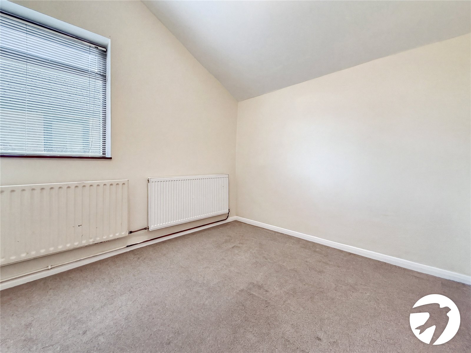 3 bedroom house to rent in Vicarage Road | Robinson Michael & Jackson