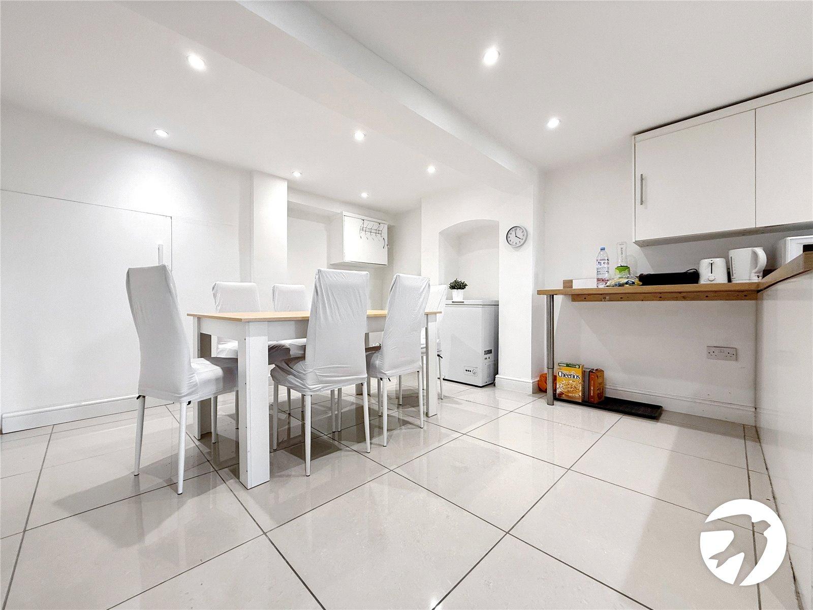 3 bedroom house to rent in Chatham | Robinson Michael & Jackson