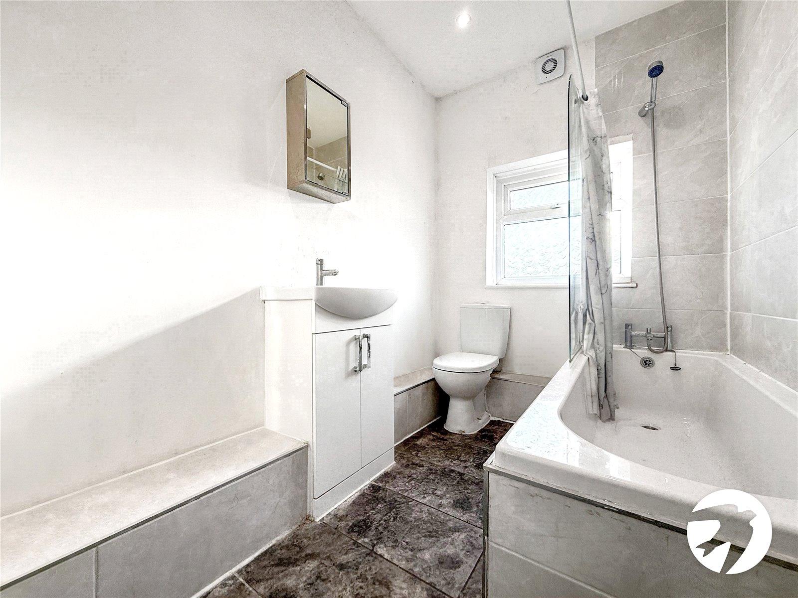 3 bedroom house to rent in Chatham | Robinson Michael & Jackson