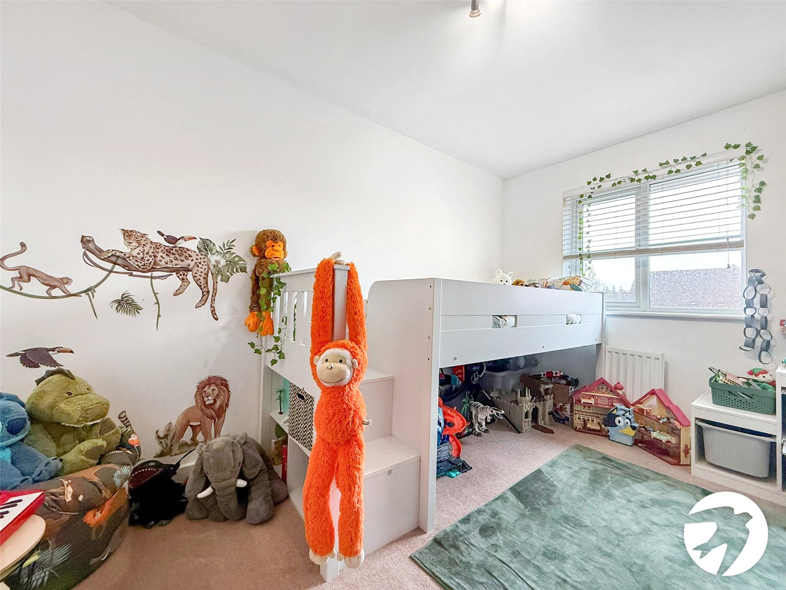 3 bedroom house to rent in Wainscott | Robinson Michael & Jackson
