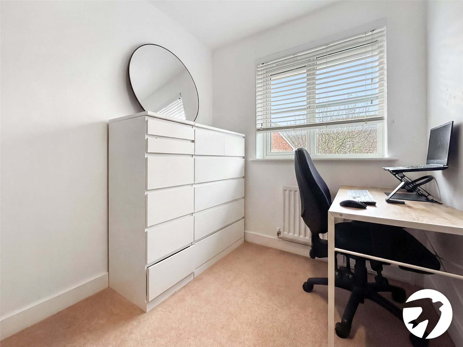 3 bedroom house to rent in Wainscott | Robinson Michael & Jackson