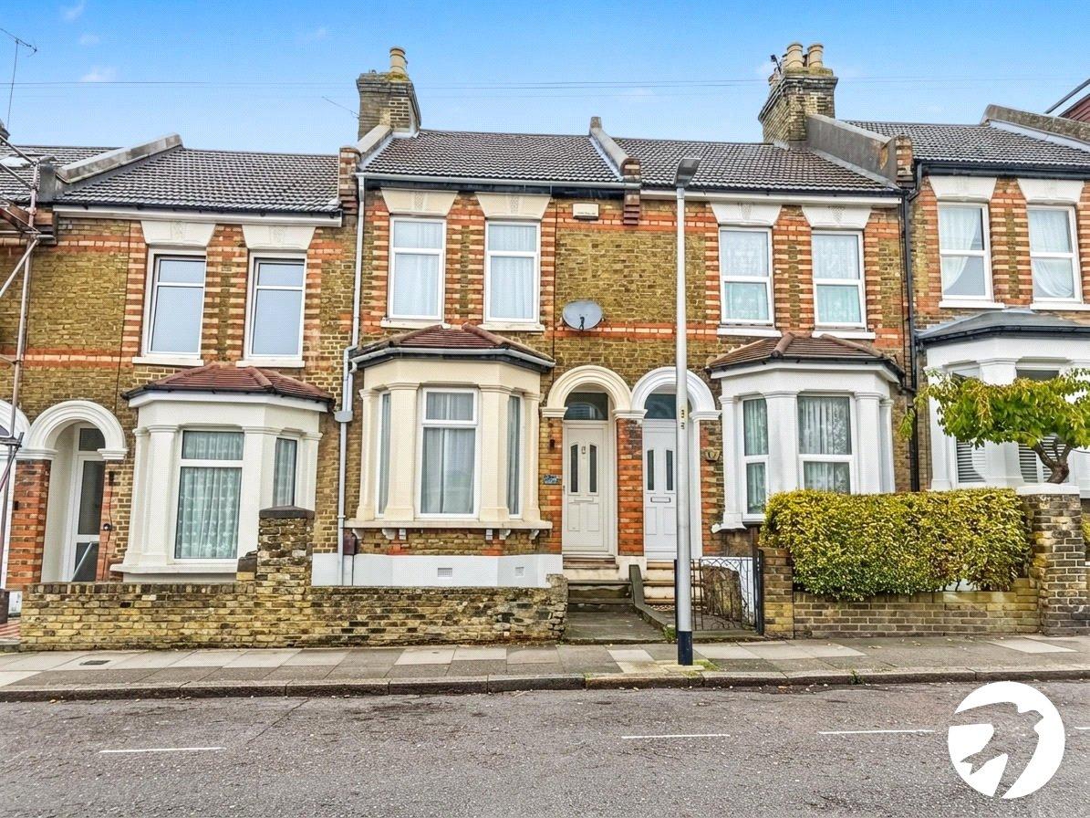 3 bedroom house to rent in Rochester | Robinson Michael & Jackson