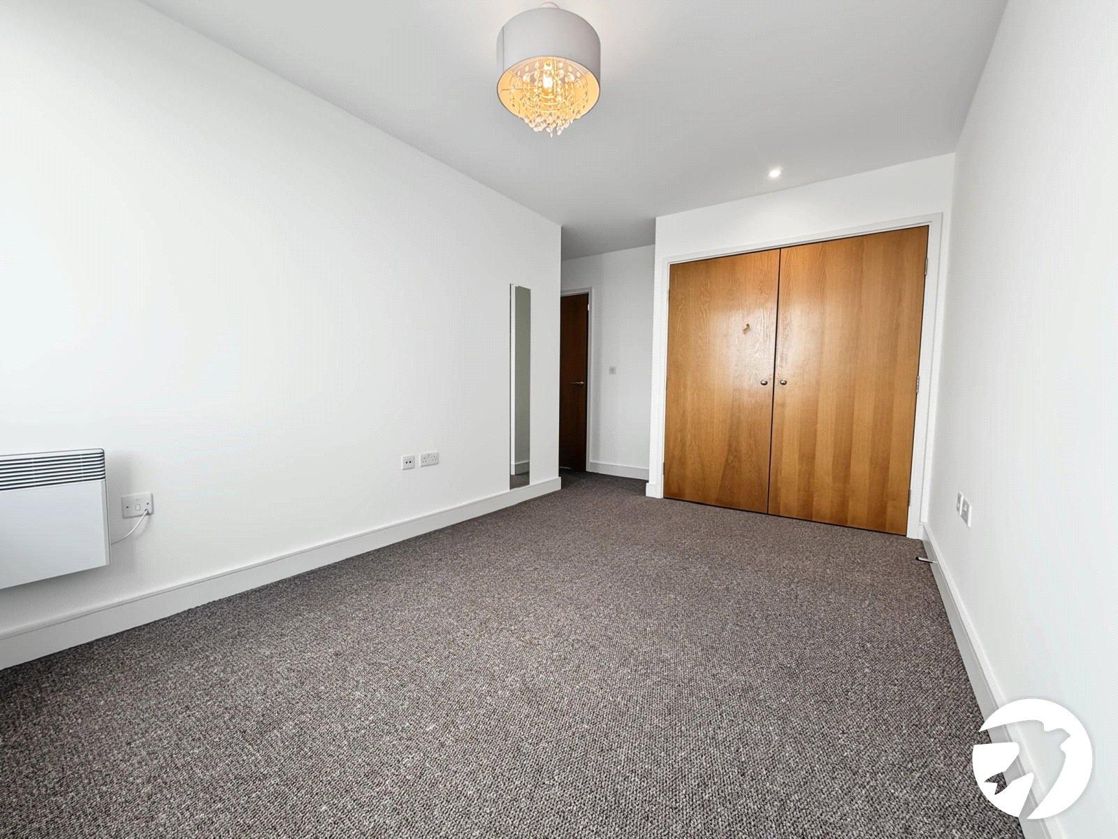 1 bedroom property to rent in Dock Head Road | Robinson Michael & Jackson