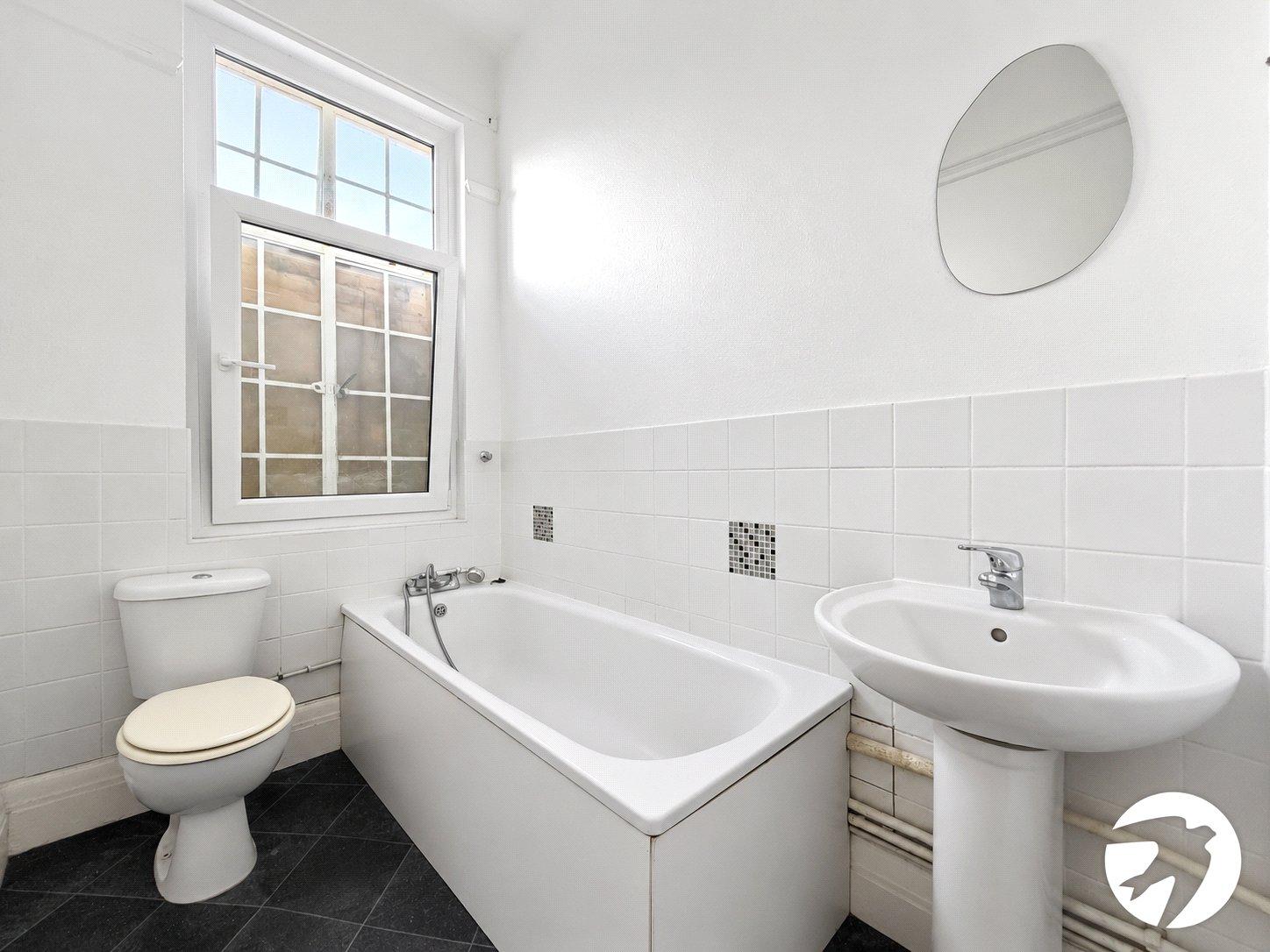 2 bedroom property to rent in Gillingham | Robinson Michael & Jackson