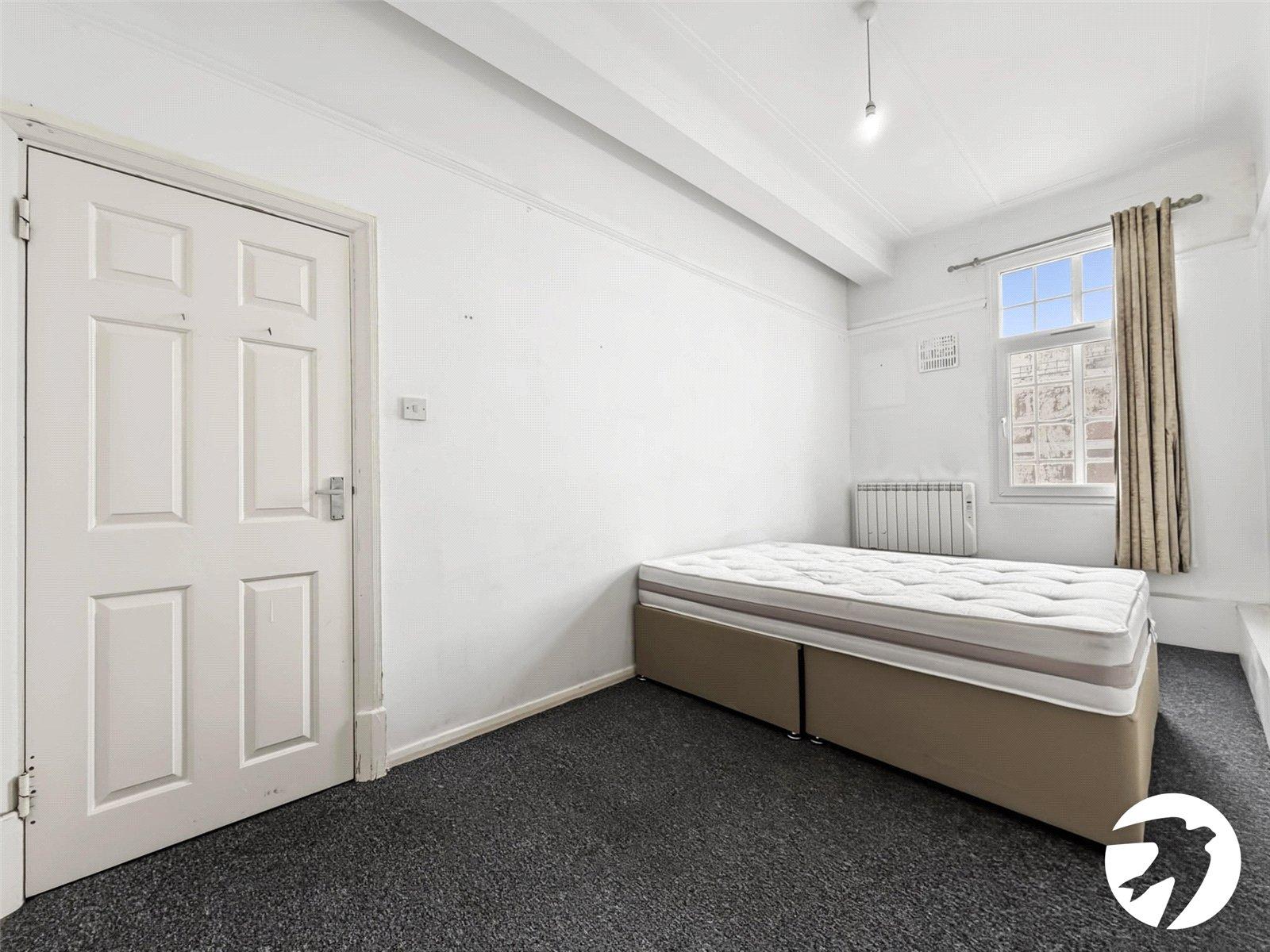 2 bedroom property to rent in Gillingham | Robinson Michael & Jackson