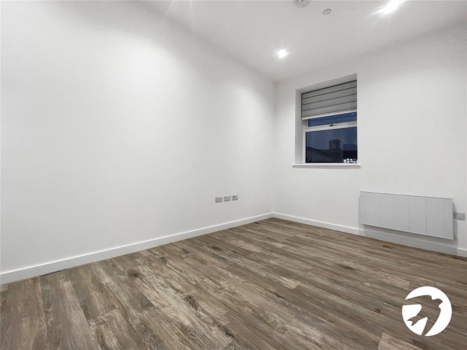 2 bedroom property to rent in Chatham Maritime | Robinson Michael & Jackson