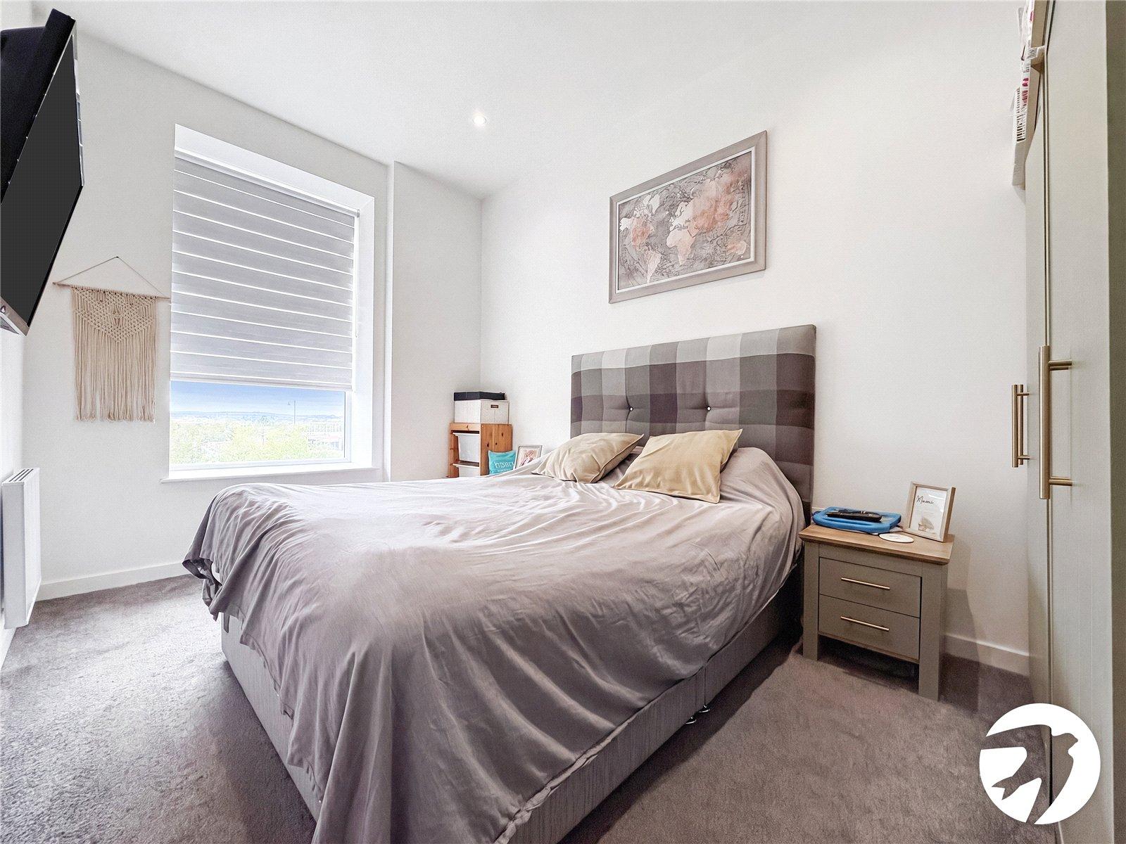 2 bedroom property to rent in Chatham Maritime | Robinson Michael & Jackson