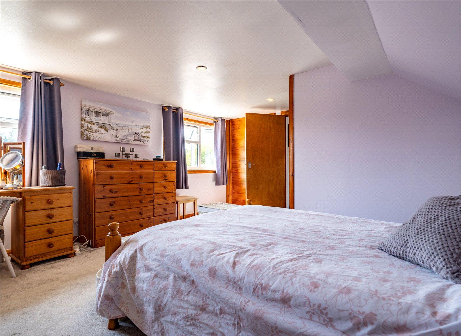 4 bedroom house for sale in Newington | Robinson Michael & Jackson