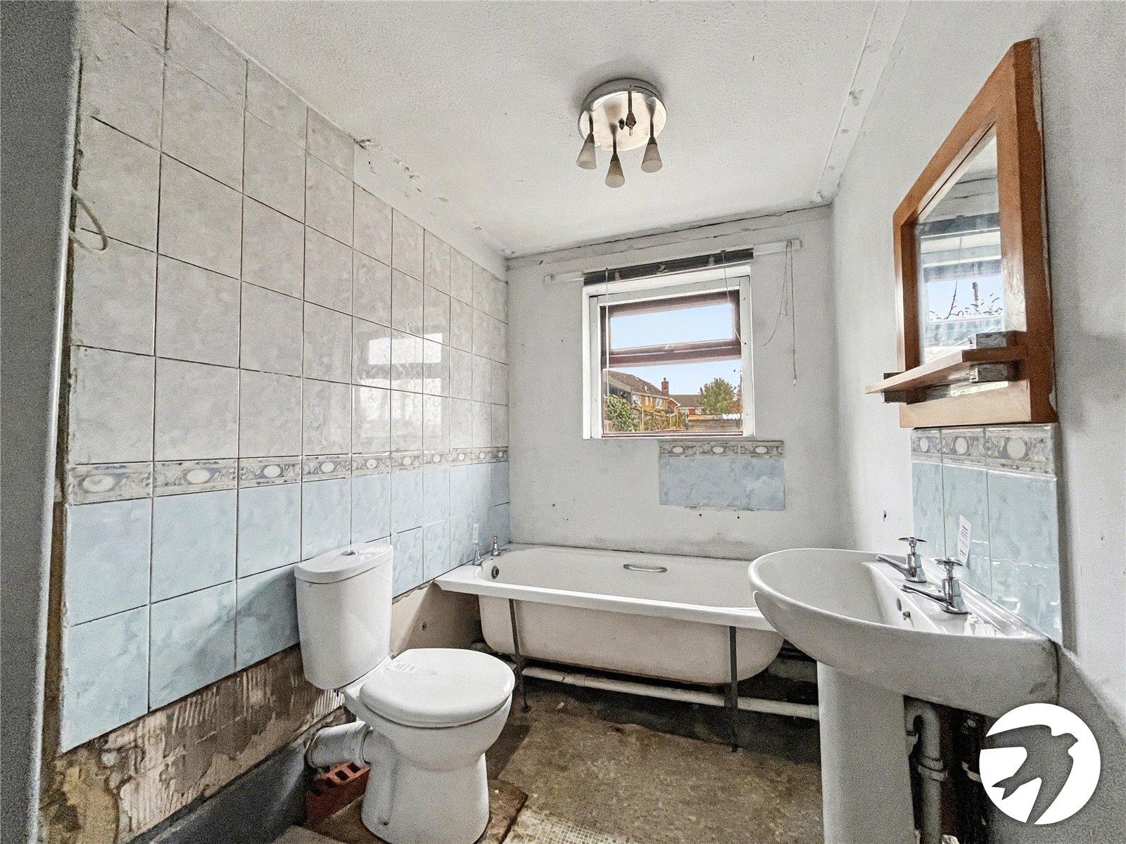 2 bedroom bungalow for sale in Bobbing | Robinson Michael & Jackson