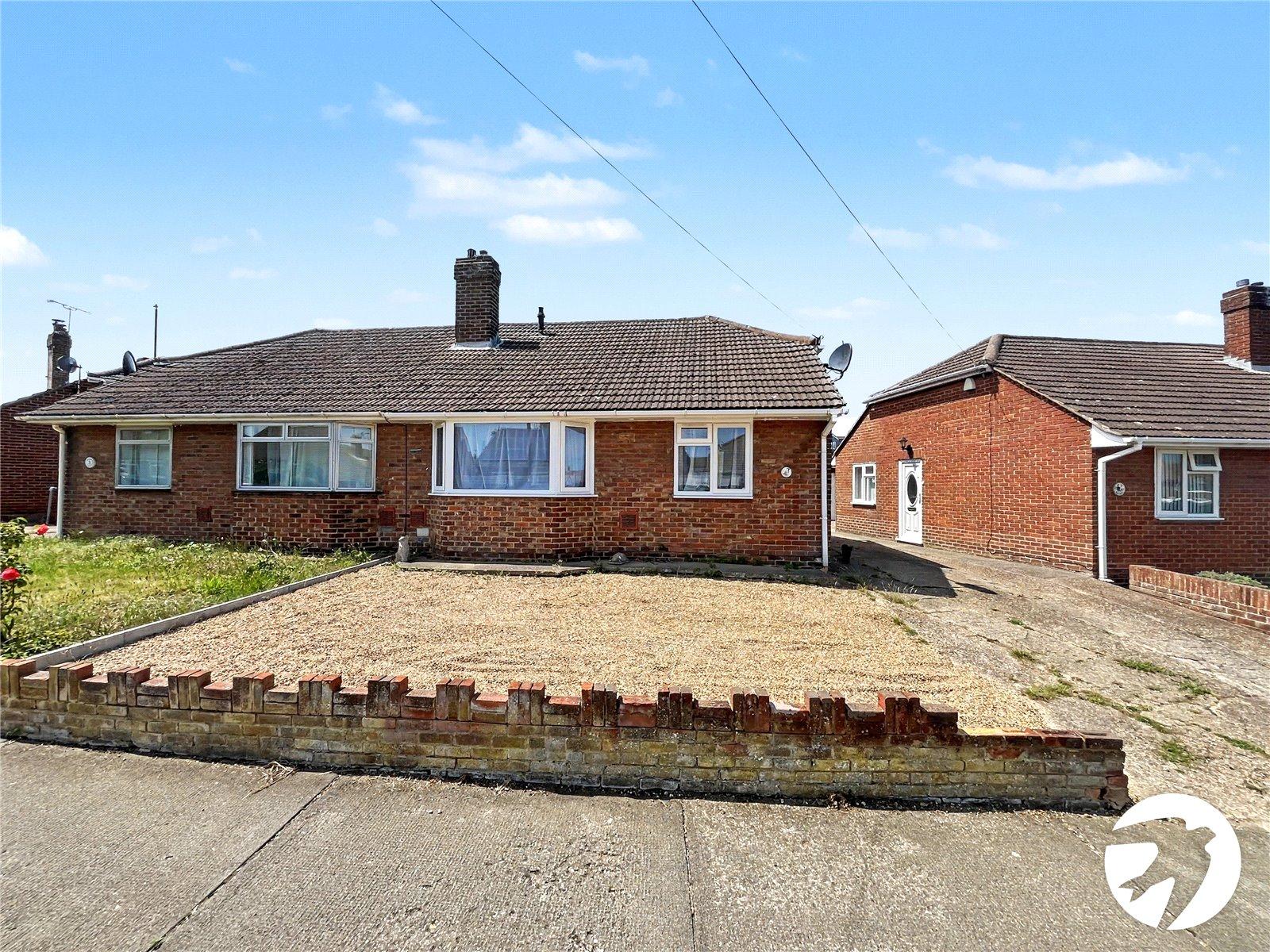 2 bedroom bungalow for sale in Sittingbourne | Robinson Michael & Jackson