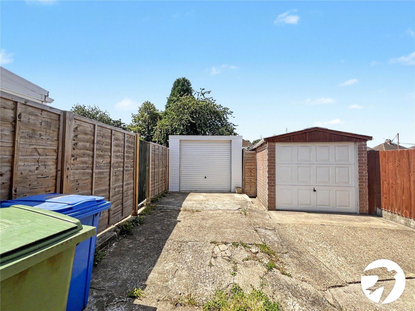 2 bedroom bungalow for sale in Sittingbourne | Robinson Michael & Jackson