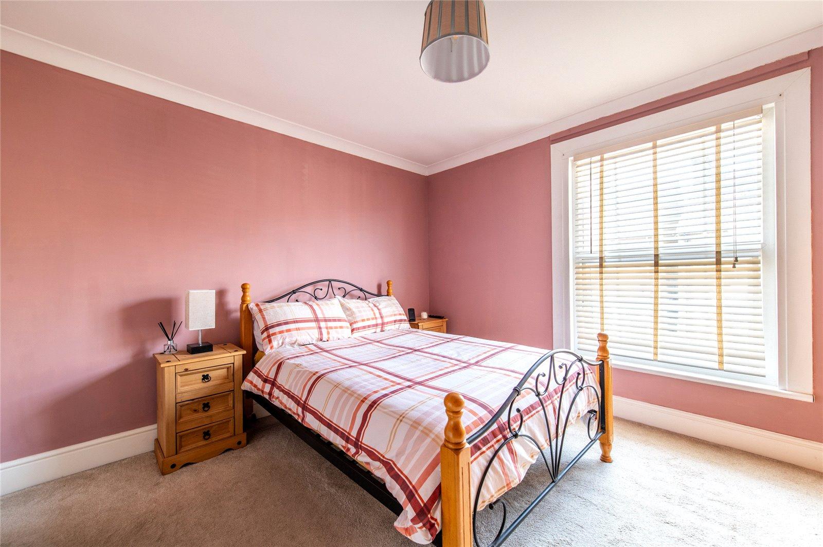 2 bedroom house for sale in Sittingbourne | Robinson Michael & Jackson