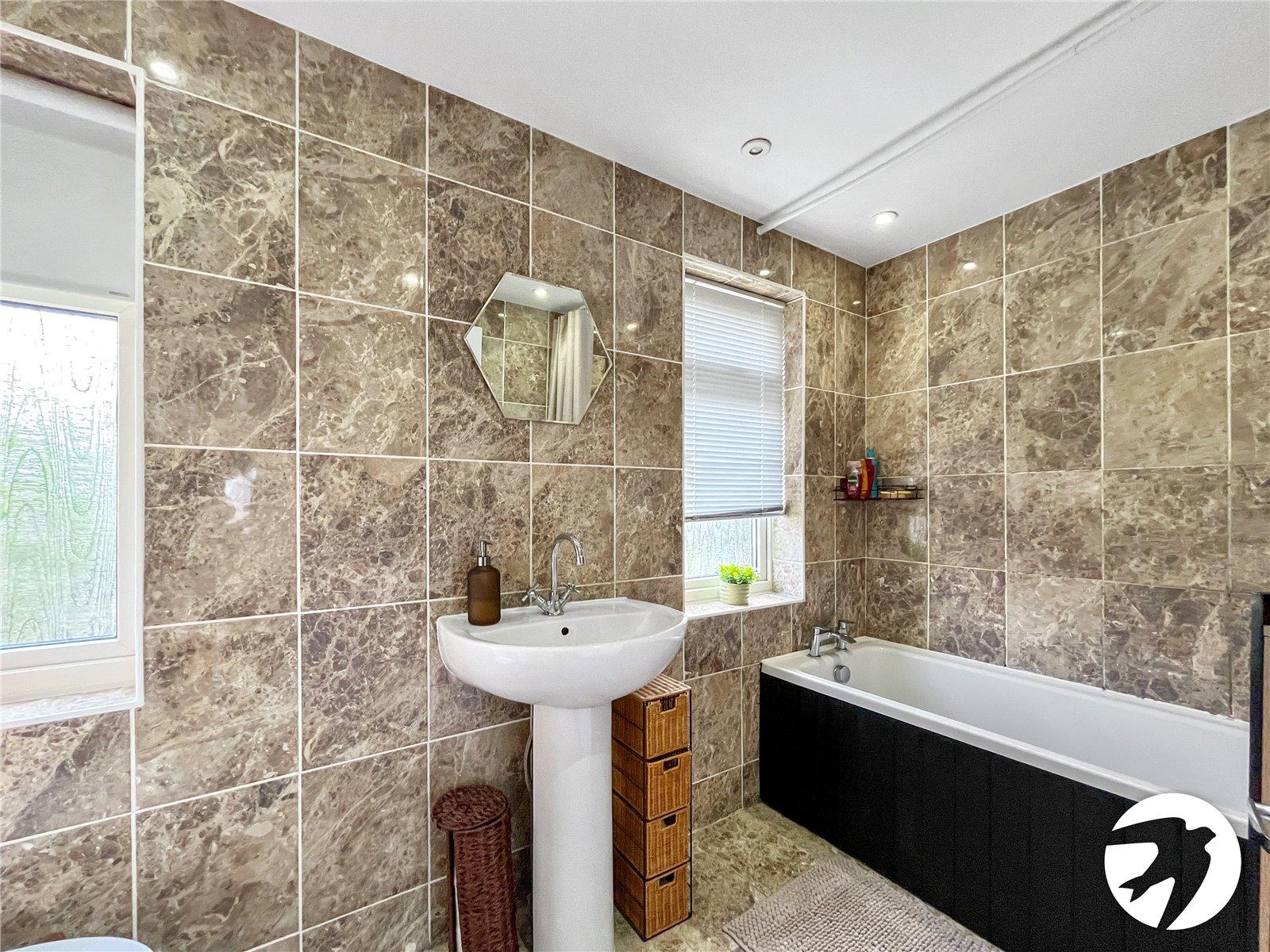 3 bedroom house for sale in Newington | Robinson Michael & Jackson