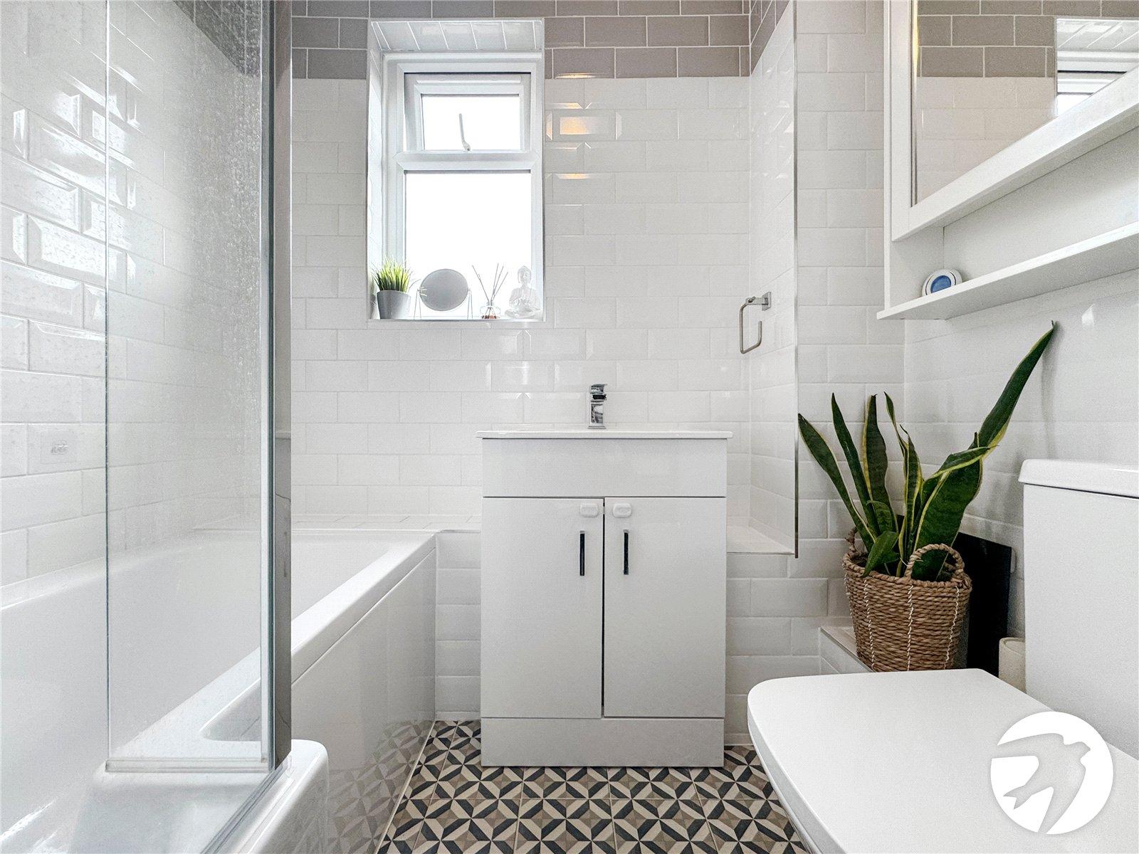 2 bedroom property for sale in Sittingbourne | Robinson Michael & Jackson