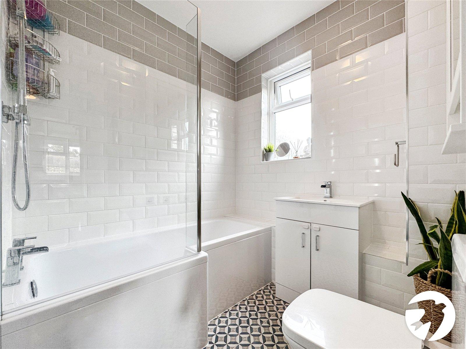 2 bedroom property for sale in Sittingbourne | Robinson Michael & Jackson