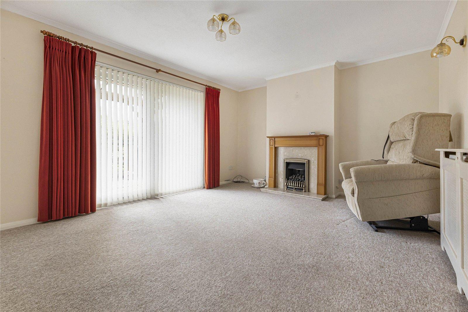 2 bedroom bungalow for sale in Cuxton | Robinson Michael & Jackson