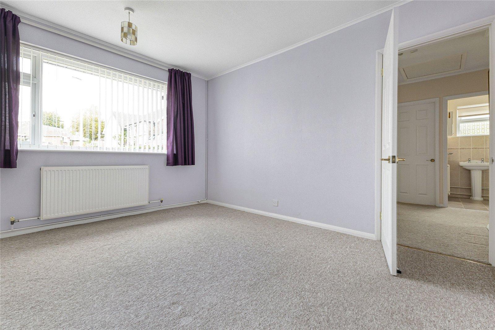 2 bedroom bungalow for sale in Cuxton | Robinson Michael & Jackson