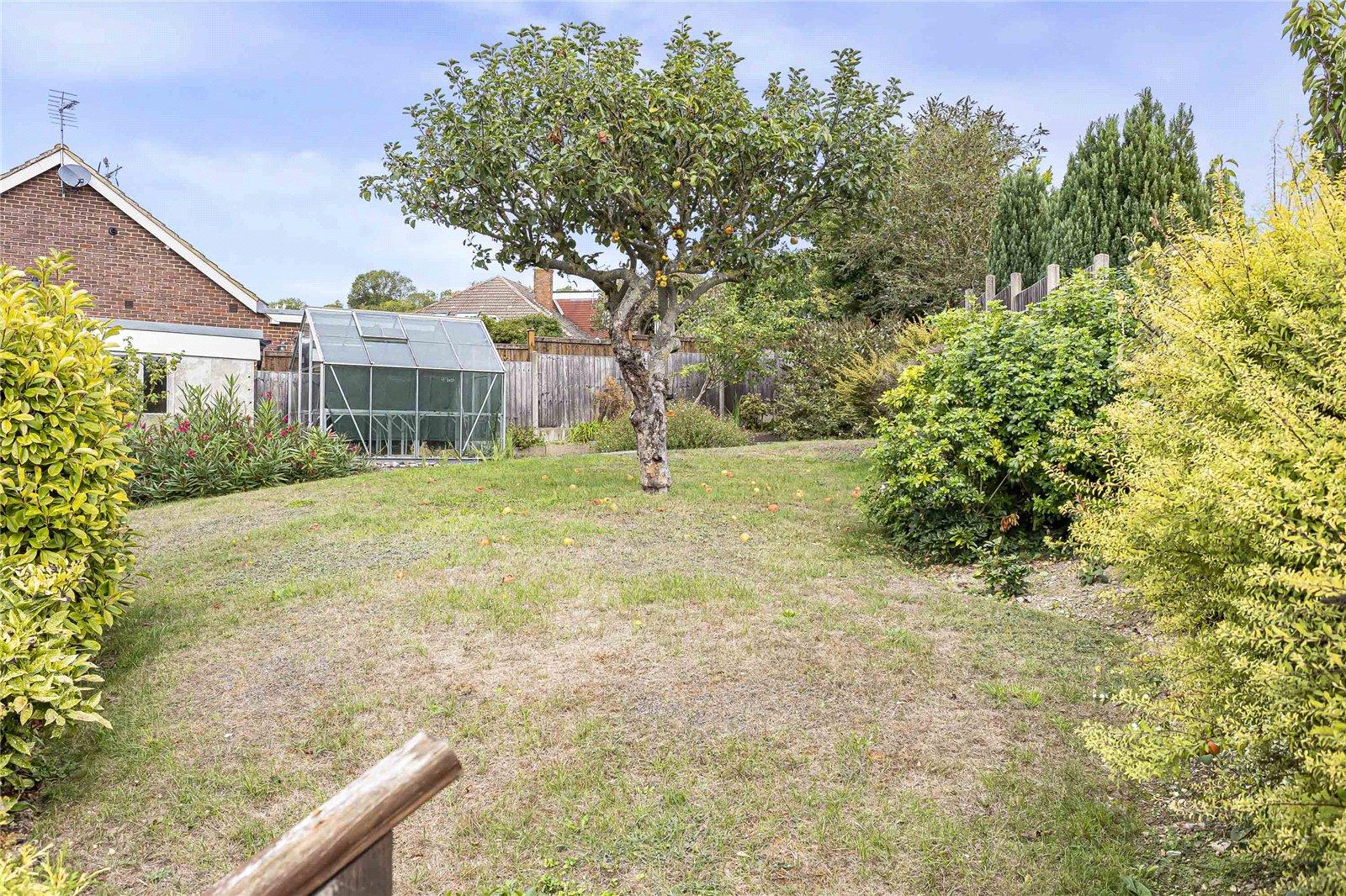 2 bedroom bungalow for sale in Cuxton | Robinson Michael & Jackson