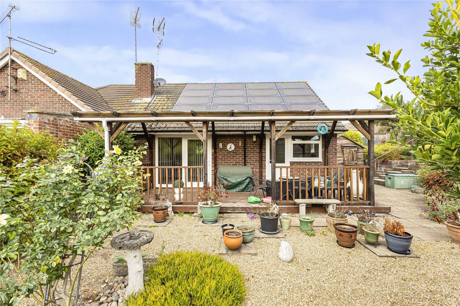 2 bedroom bungalow for sale in Cuxton | Robinson Michael & Jackson