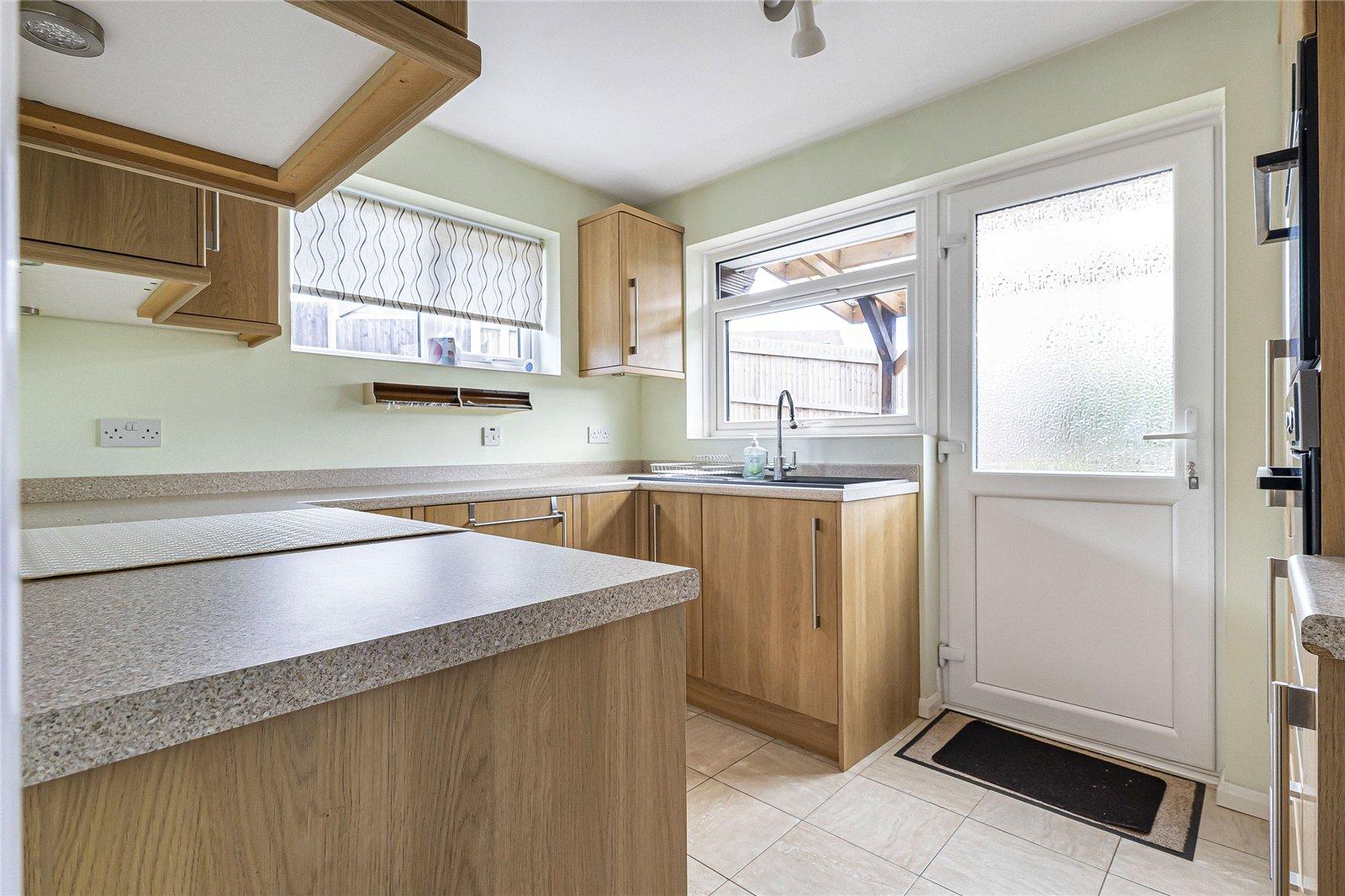 2 bedroom bungalow for sale in Cuxton | Robinson Michael & Jackson