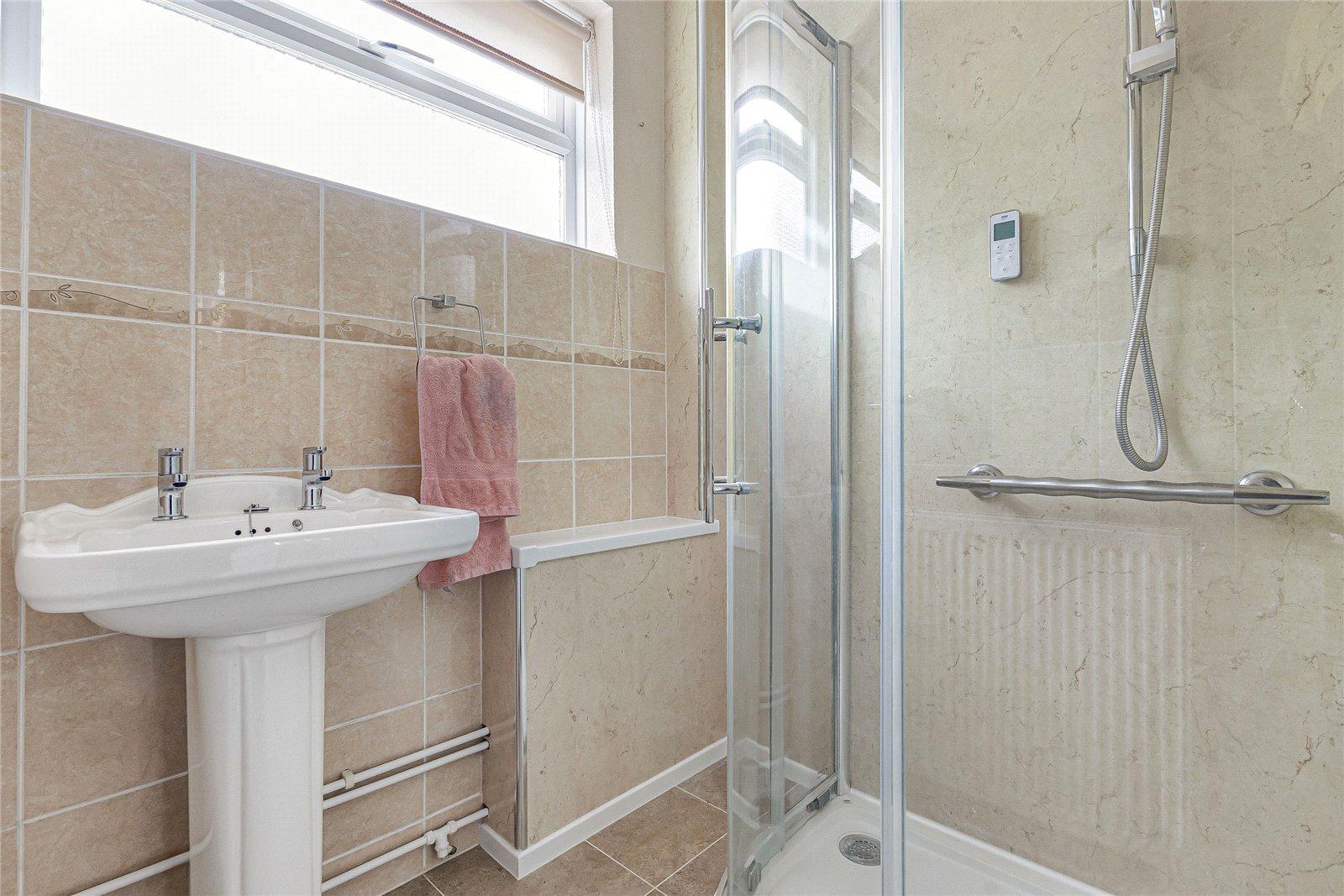 2 bedroom bungalow for sale in Cuxton | Robinson Michael & Jackson