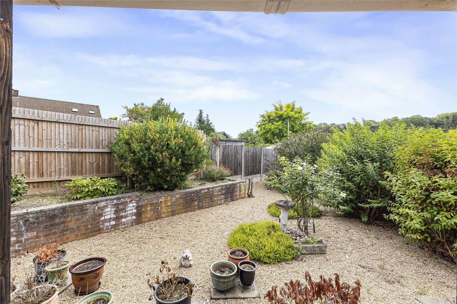 2 bedroom bungalow for sale in Cuxton | Robinson Michael & Jackson