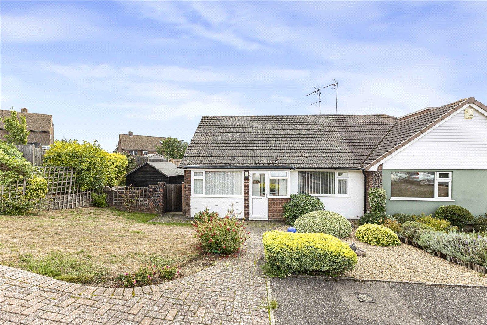2 bedroom bungalow for sale in Cuxton | Robinson Michael & Jackson