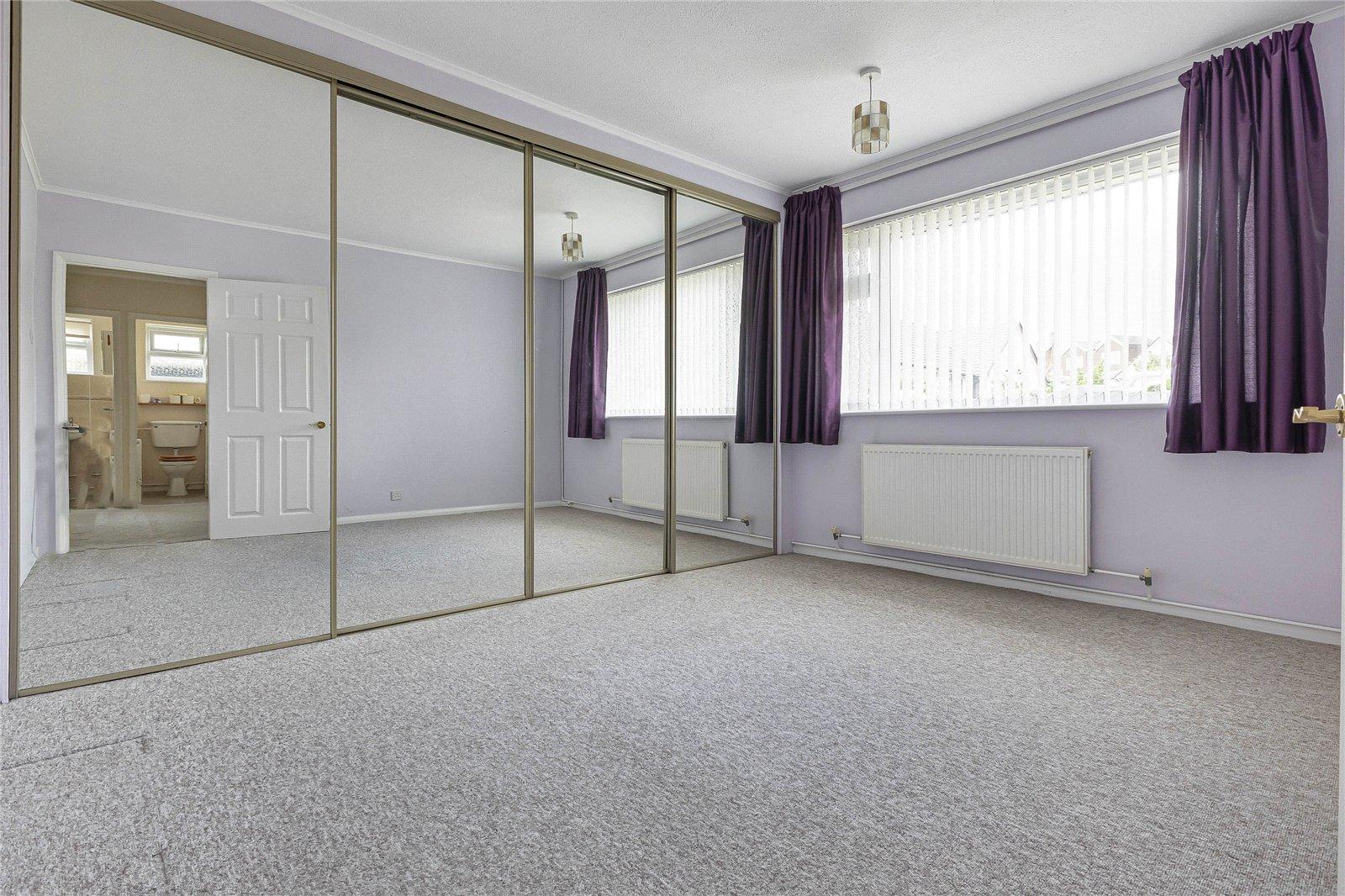 2 bedroom bungalow for sale in Cuxton | Robinson Michael & Jackson