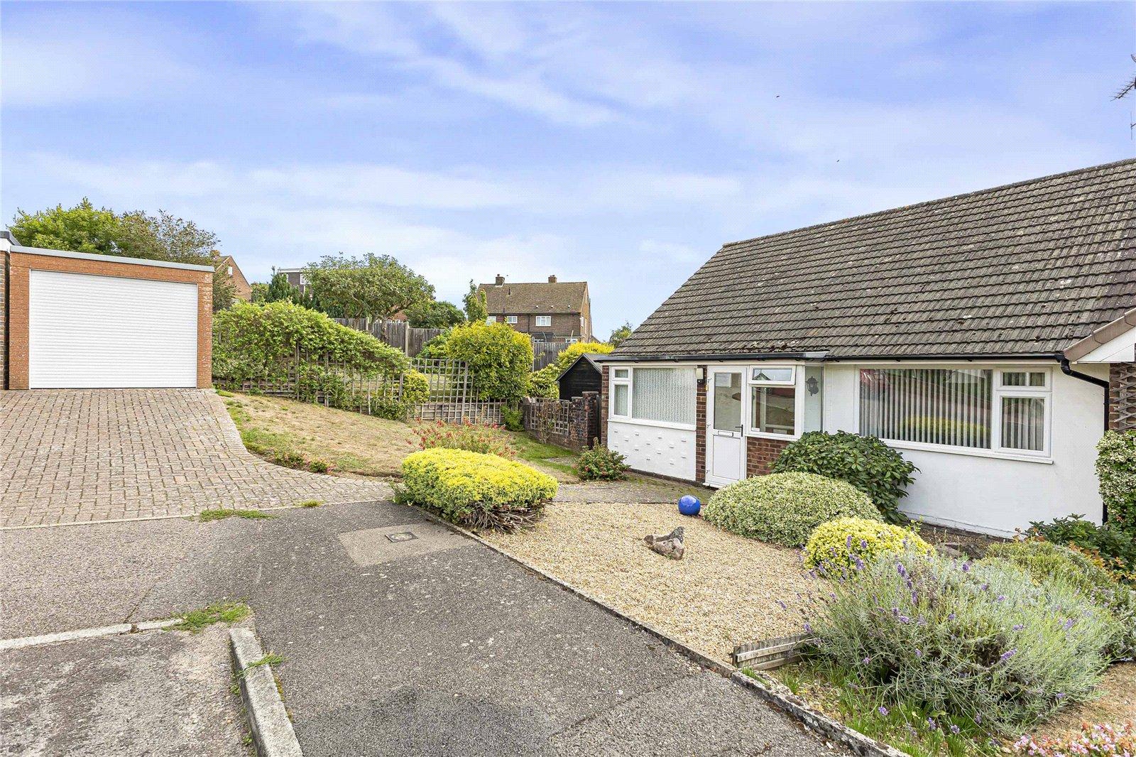 2 bedroom bungalow for sale in Cuxton | Robinson Michael & Jackson