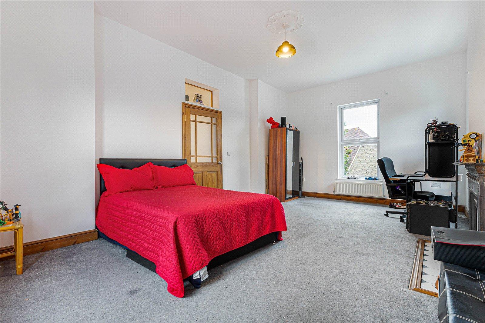 6 bedroom property for sale in Strood | Robinson Michael & Jackson