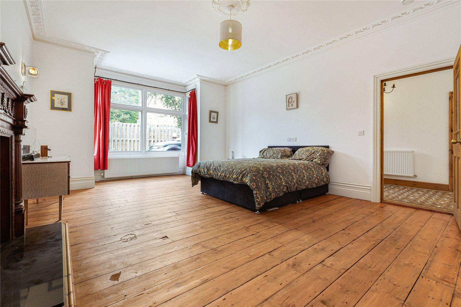 6 bedroom property for sale in Strood | Robinson Michael & Jackson