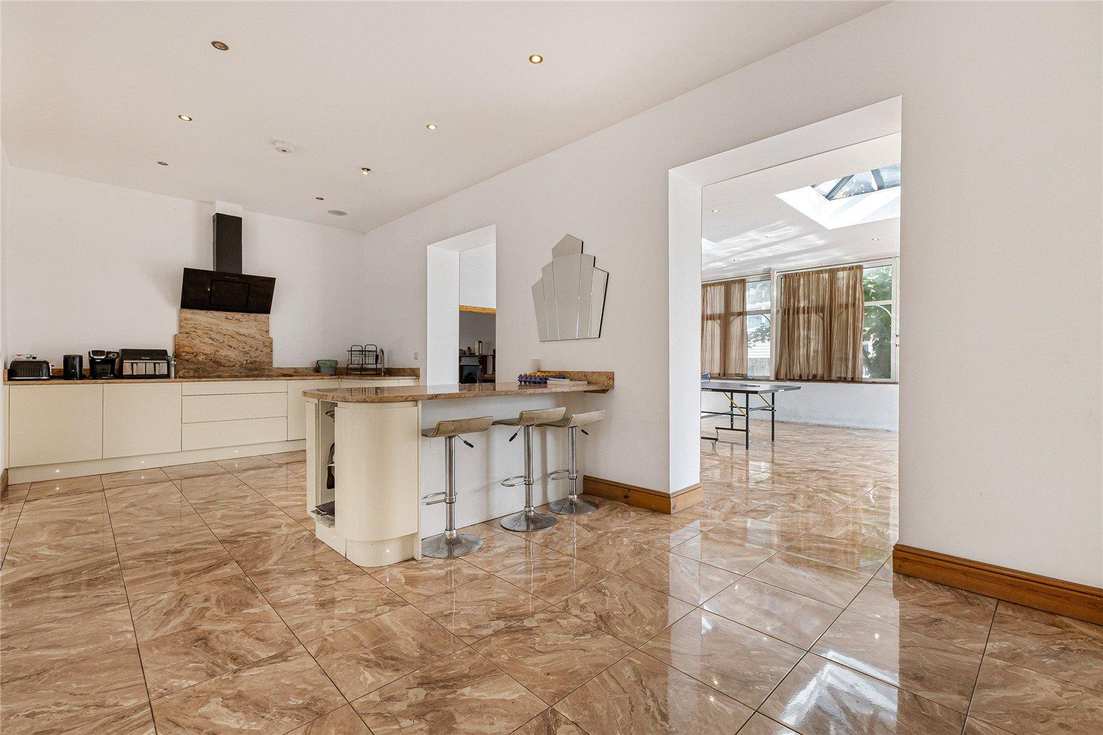 6 bedroom property for sale in Strood | Robinson Michael & Jackson
