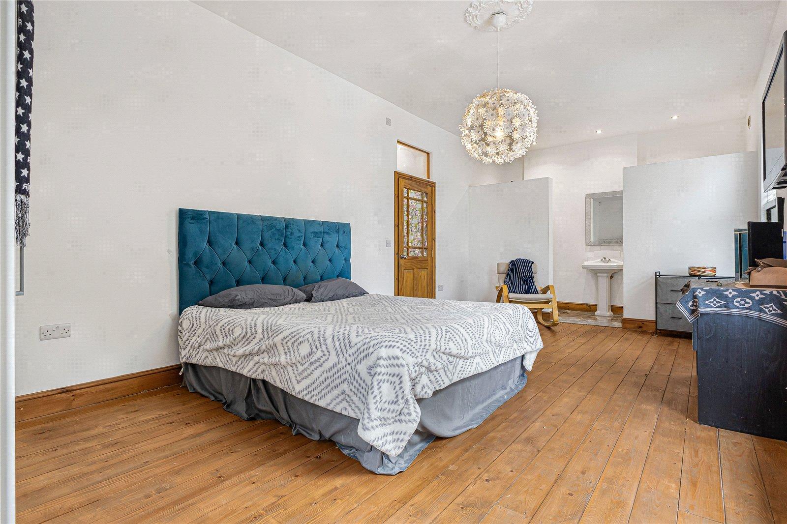 6 bedroom property for sale in Strood | Robinson Michael & Jackson