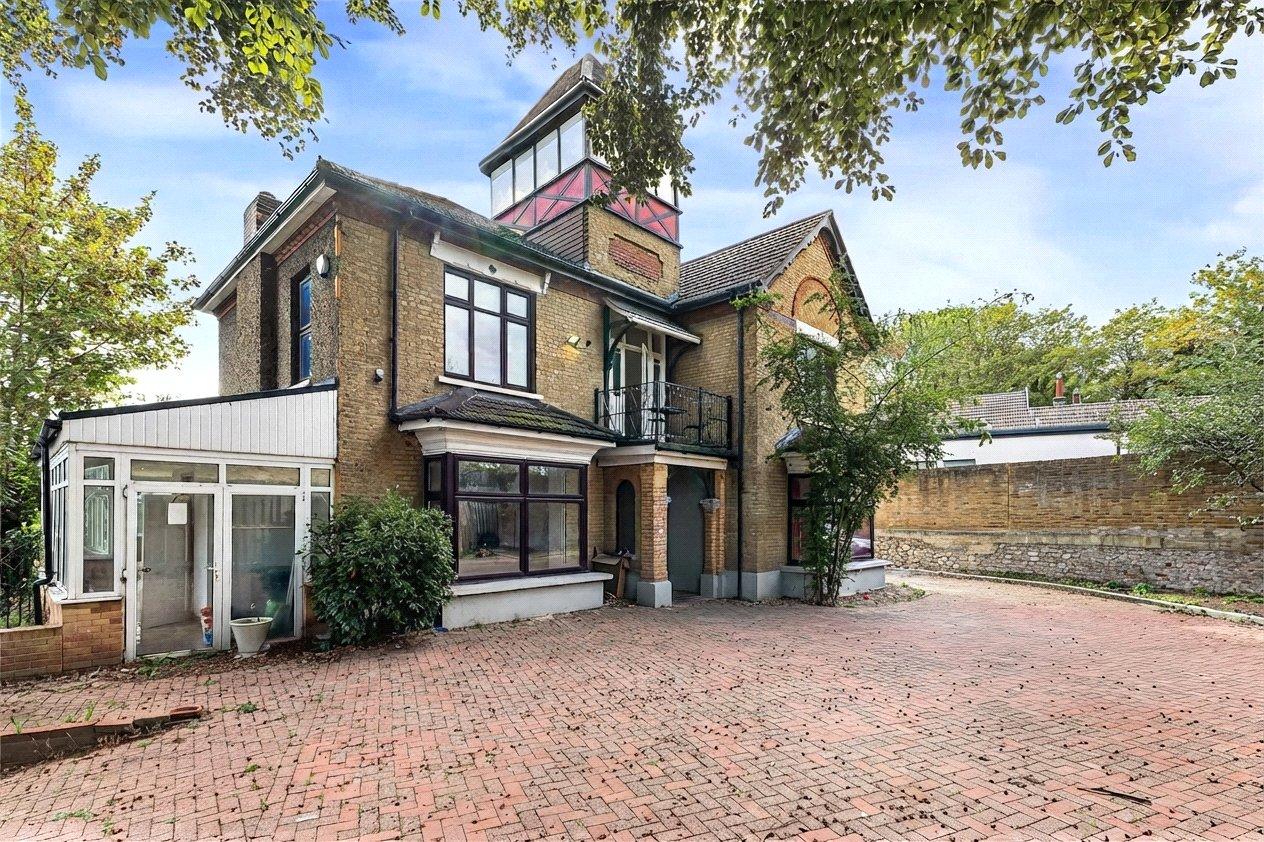6 bedroom property for sale in Strood | Robinson Michael & Jackson