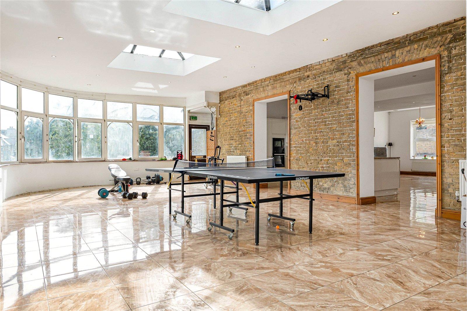 6 bedroom property for sale in Strood | Robinson Michael & Jackson