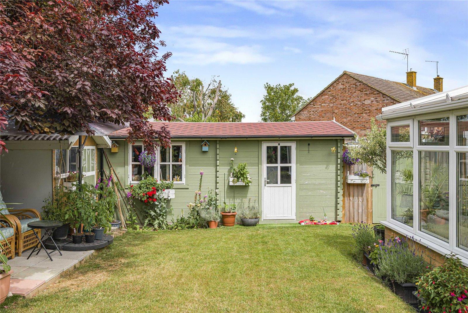 2 bedroom bungalow for sale in Cliffe | Robinson Michael & Jackson