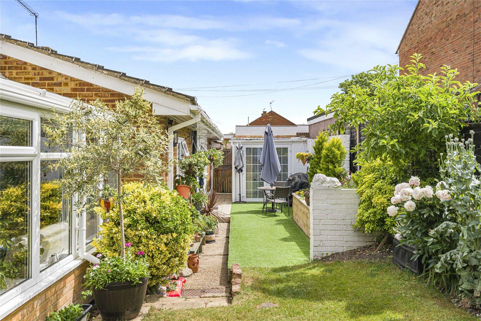 2 bedroom bungalow for sale in Cliffe | Robinson Michael & Jackson