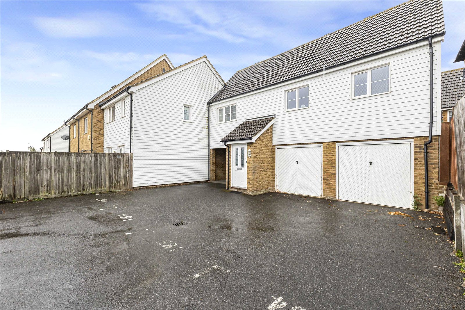 2 bedroom property for sale in Hoo | Robinson Michael & Jackson