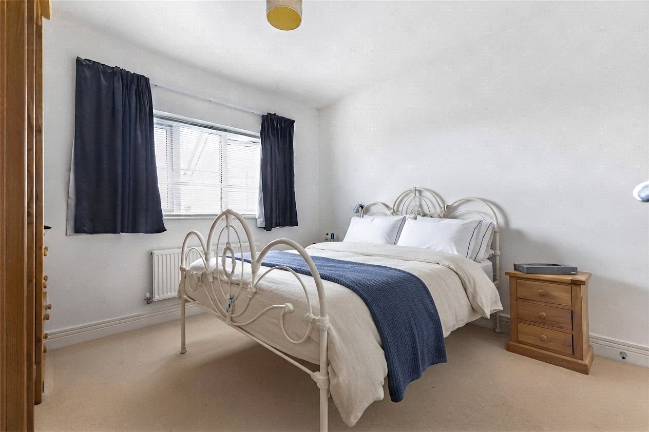2 bedroom property for sale in Hoo | Robinson Michael & Jackson