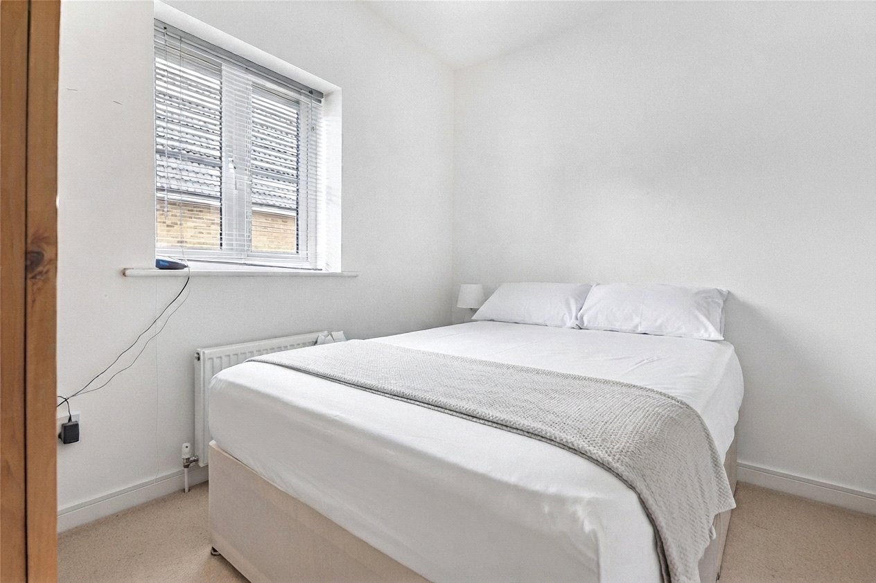 2 bedroom property for sale in Hoo | Robinson Michael & Jackson