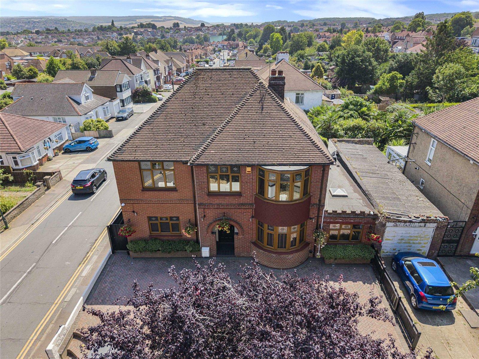 6 bedroom house for sale in Strood | Robinson Michael & Jackson
