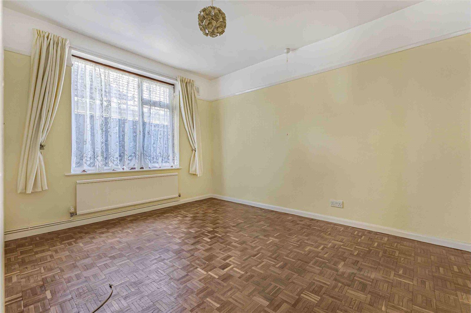 3 bedroom bungalow for sale in Rochester | Robinson Michael & Jackson