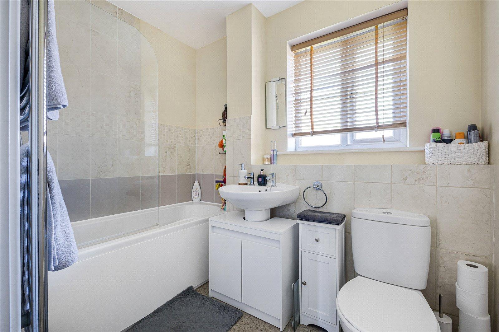 2 bedroom property for sale in Hoo | Robinson Michael & Jackson