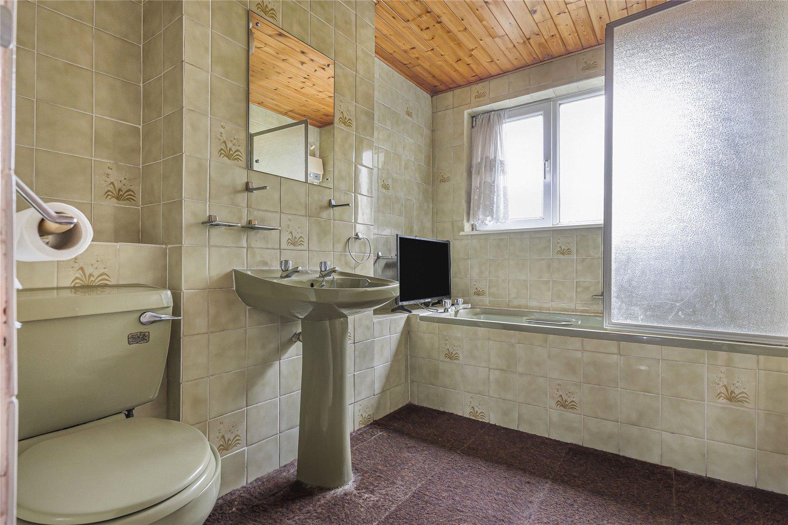 3 bedroom property for sale in Rochester | Robinson Michael & Jackson