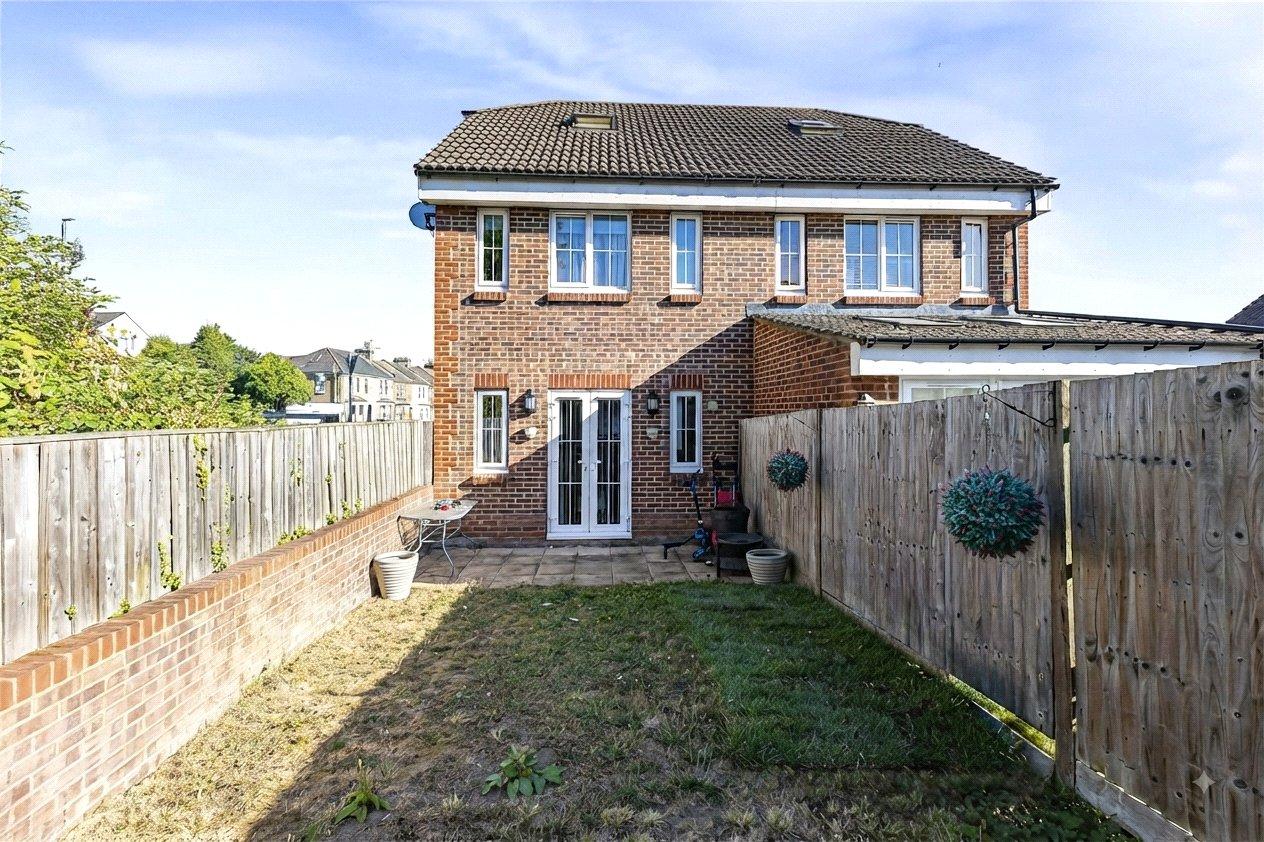 3 bedroom property for sale in Rochester | Robinson Michael & Jackson