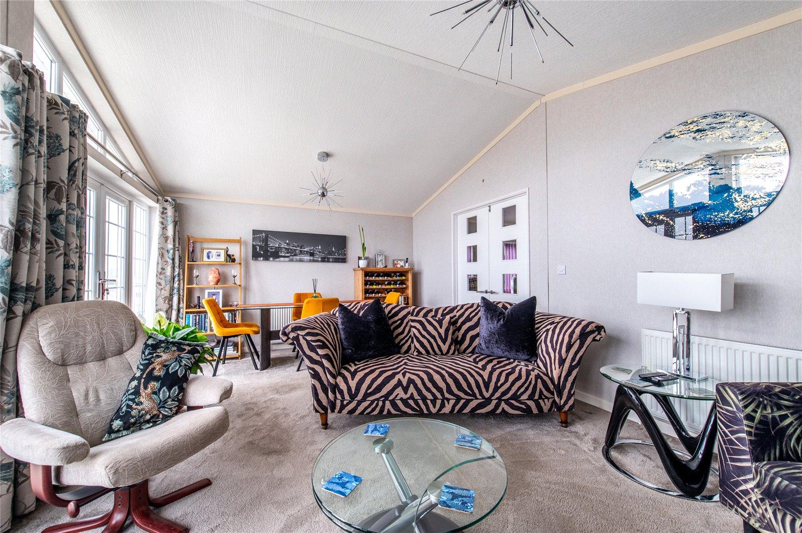 2 bedroom bungalow for sale in Hoo | Robinson Michael & Jackson