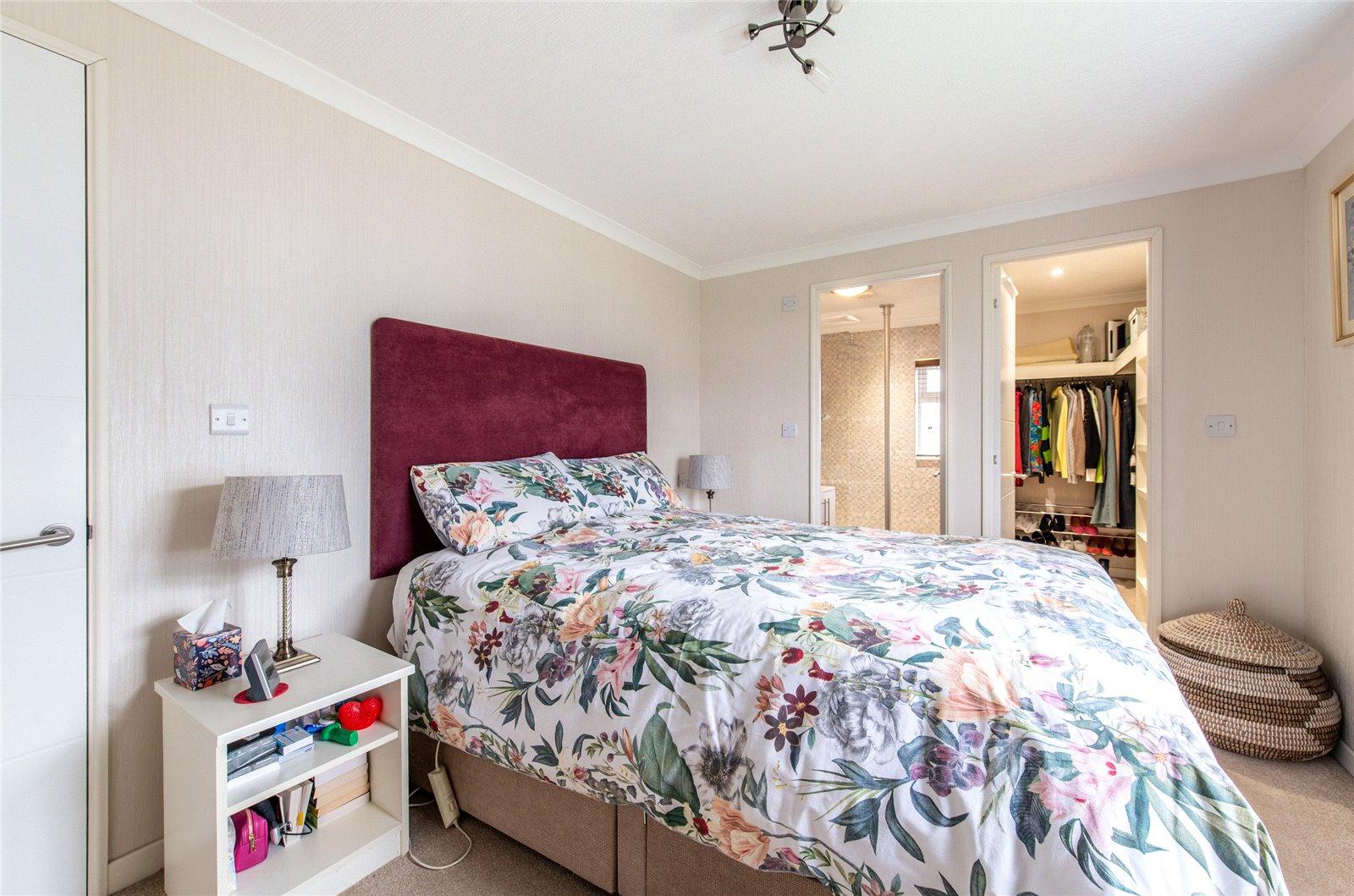 2 bedroom bungalow for sale in Hoo | Robinson Michael & Jackson