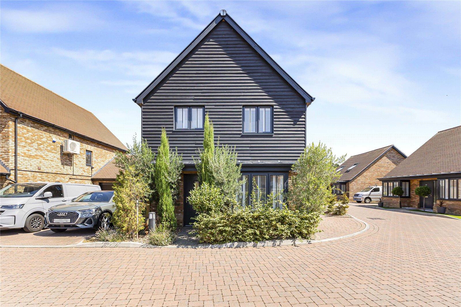 3 bedroom house for sale in Cliffe Woods | Robinson Michael & Jackson